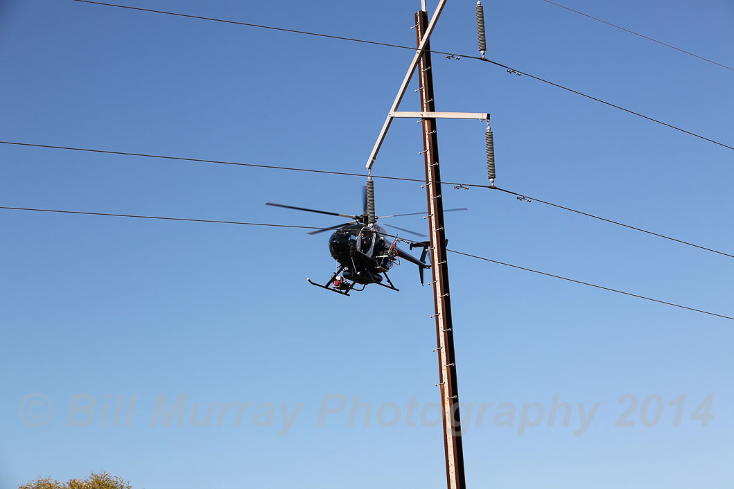 Helicopter-Aeropower VH-PLI Washing Insulators 2014-01-13_31